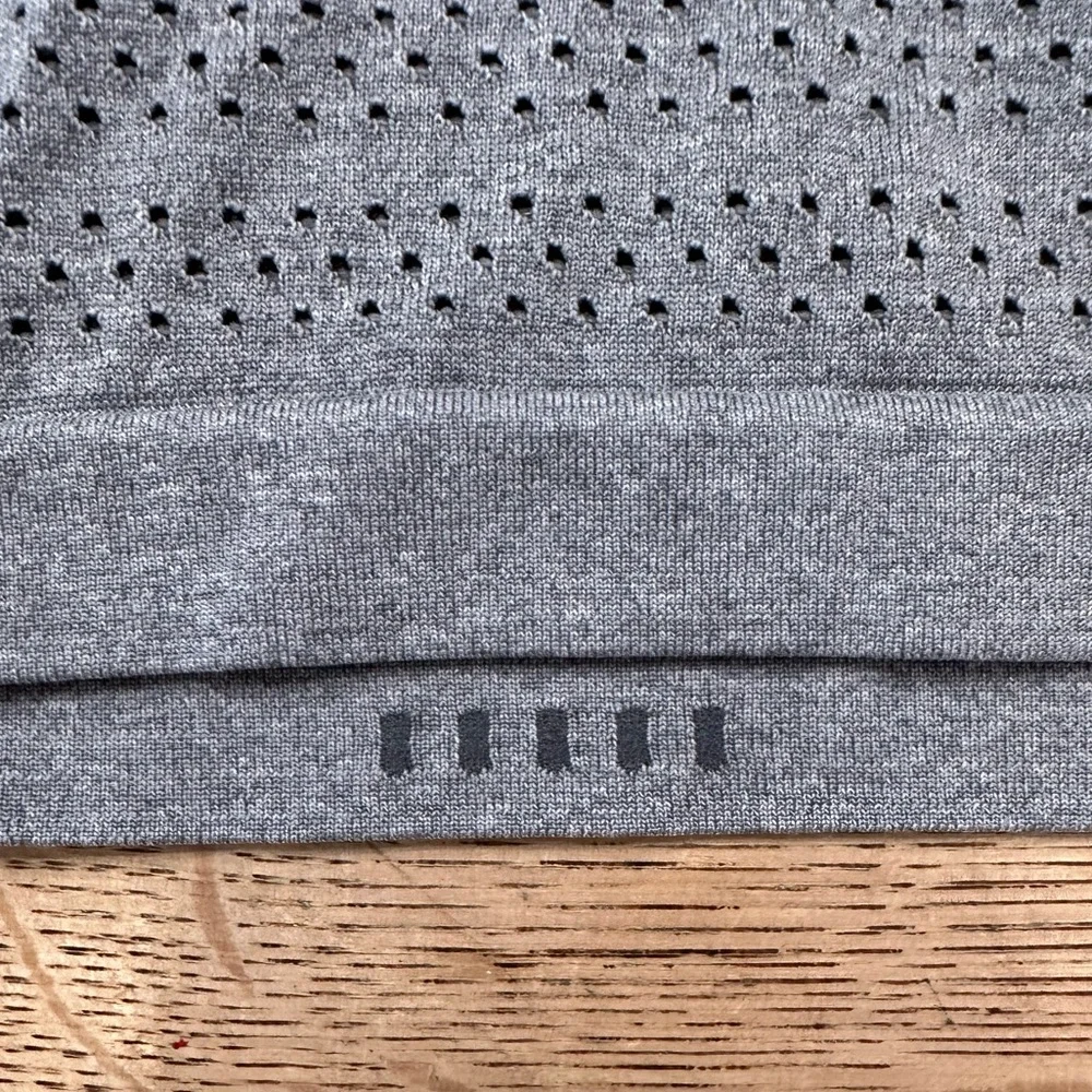 Lululemon Breeze By Squad Gray Short Sleeve Shirt 12 - Picture 11 of 16